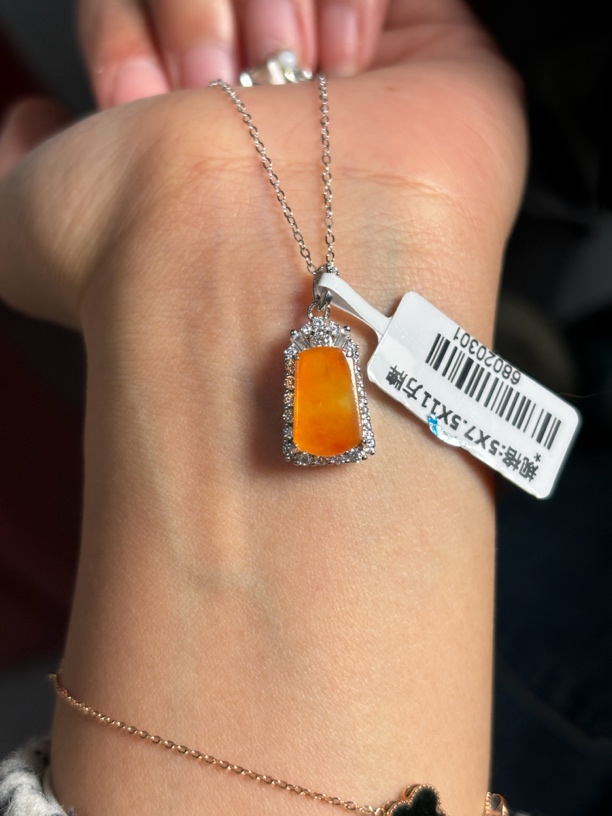 天然缅甸A货翡翠s925银黄翡无事牌小吊坠黄色气质时尚中古镶嵌