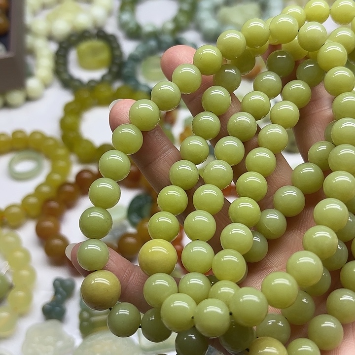 蛇纹石玉手串未镶嵌