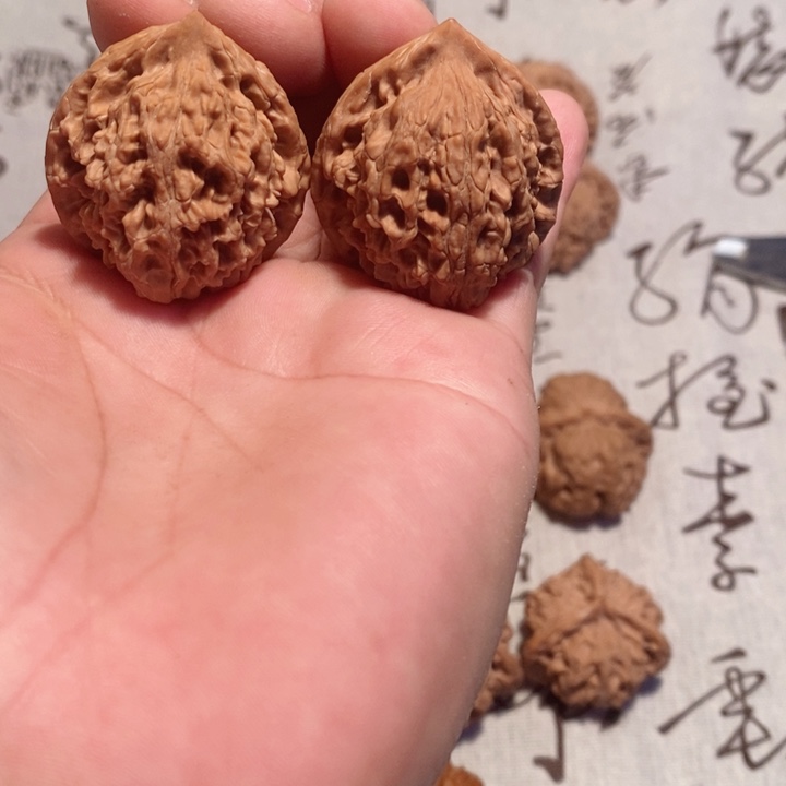 文玩核桃把件南疆石
