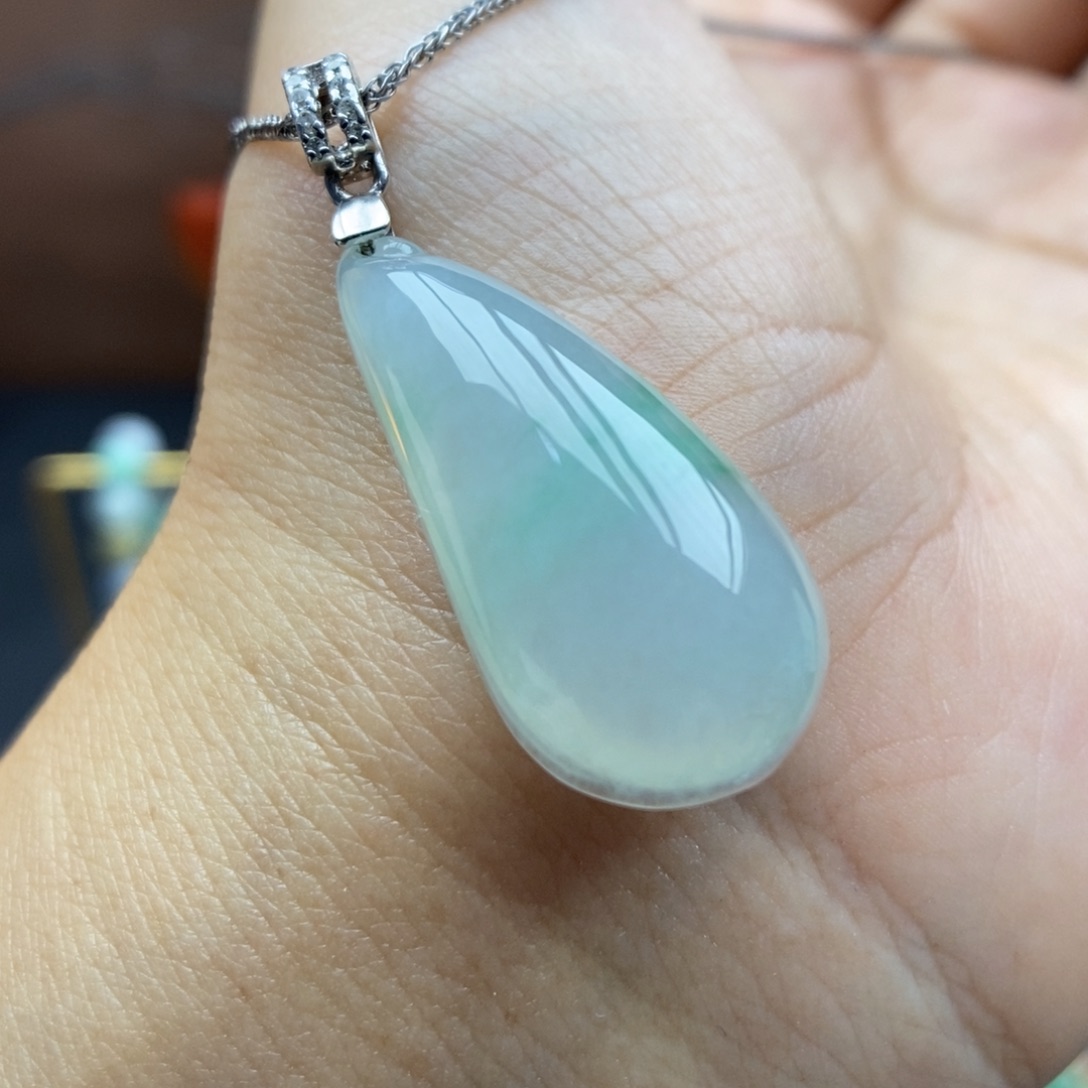 【闪购商品】颈饰银S925镶嵌翡翠66