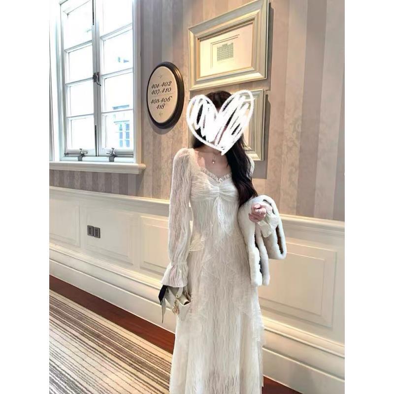 法式复古修身显瘦长袖花边连衣裙女秋冬新款别致独特雪梨糖霜长裙