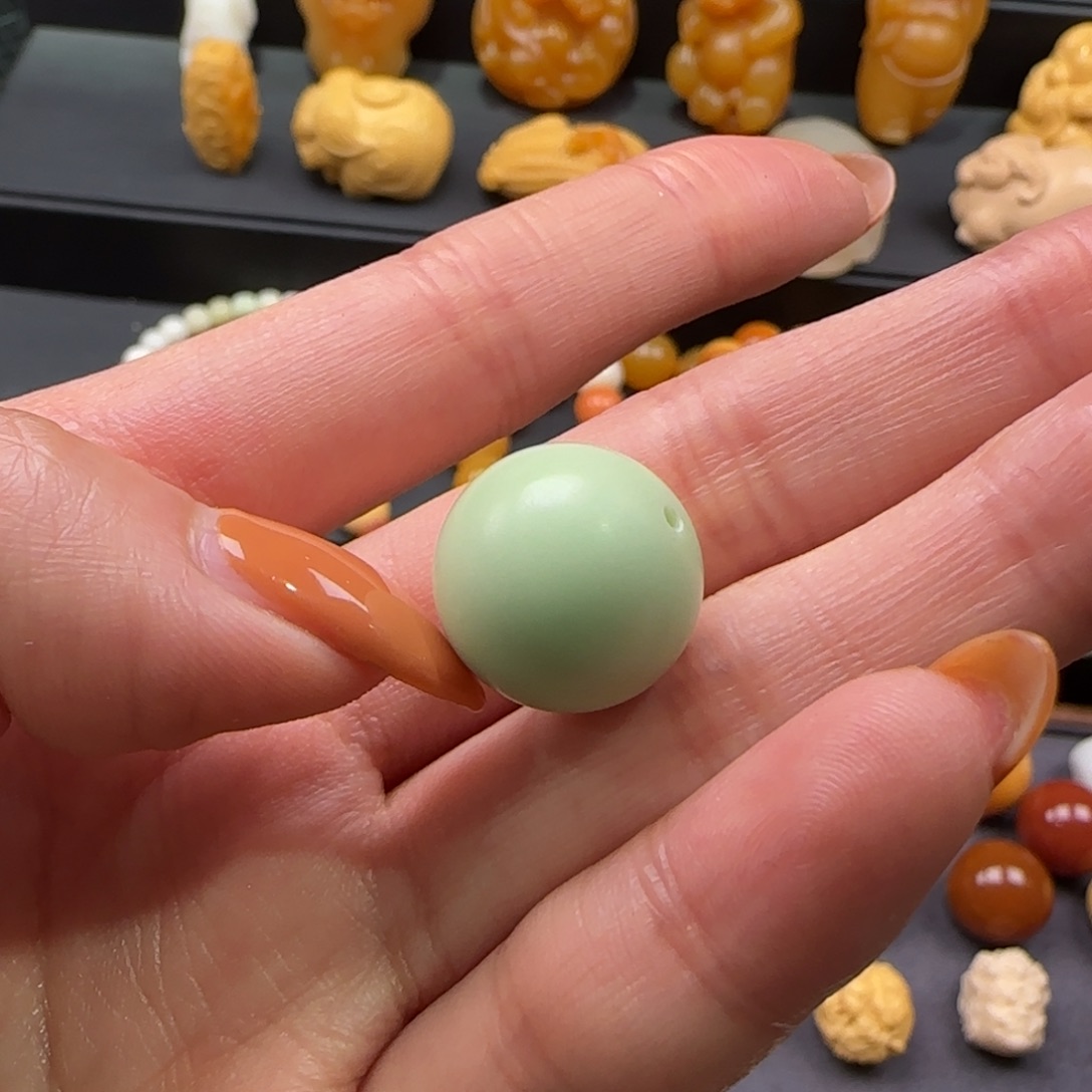 小***叉石英质玉（缅黄）未镶嵌配饰