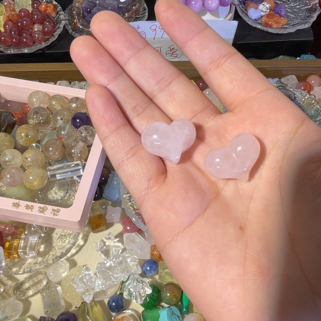 玛瑙/玉髓合金手链粉水晶屁桃一个