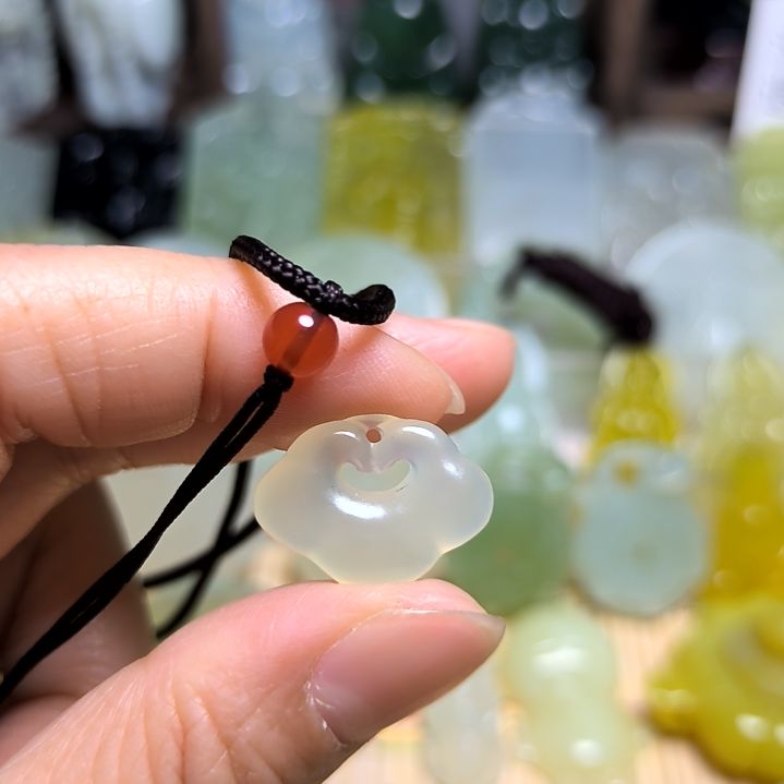 岫玉吊坠(不含链)未镶嵌