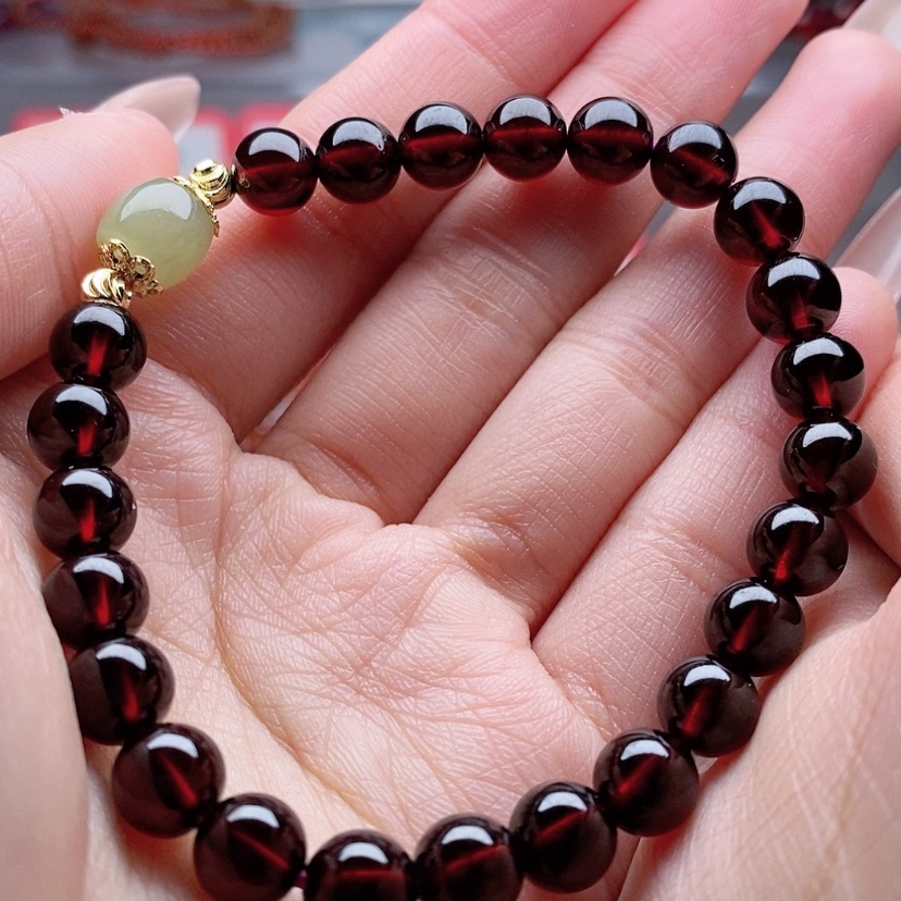 【闪购商品】未镶嵌手链石榴石玉**芒卡8➕