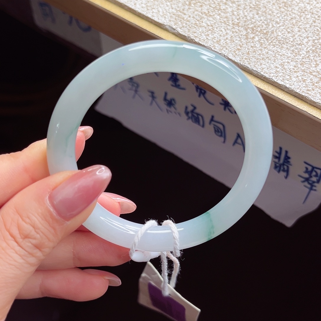 翡翠未镶嵌手镯手镯