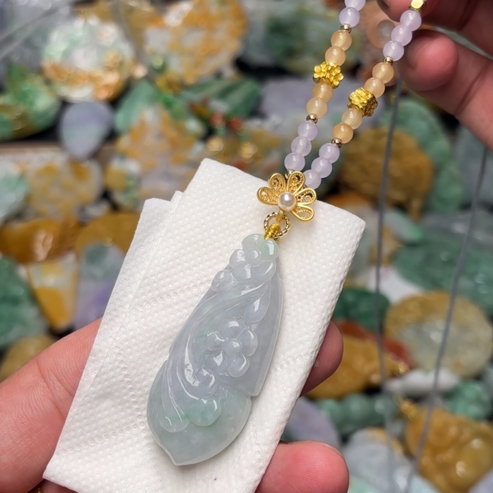 翡翠颈饰未镶嵌吊坠