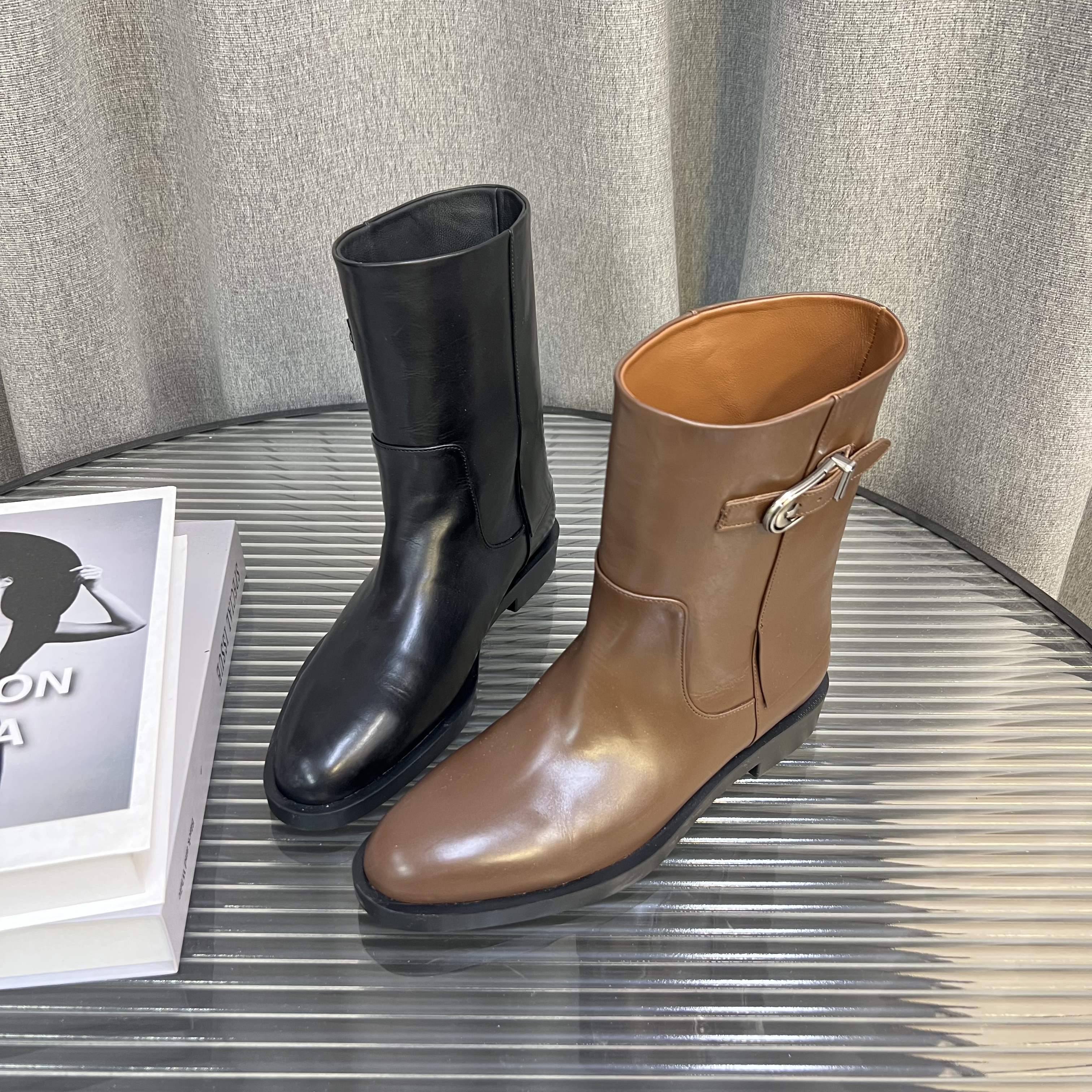 2025新款英伦风经典百搭秋冬时尚圆头低跟瘦瘦靴短靴F9902