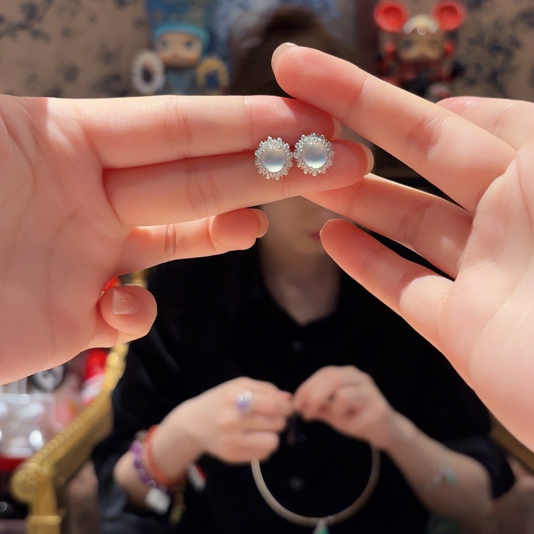 翡翠耳饰18K金镶嵌耳饰