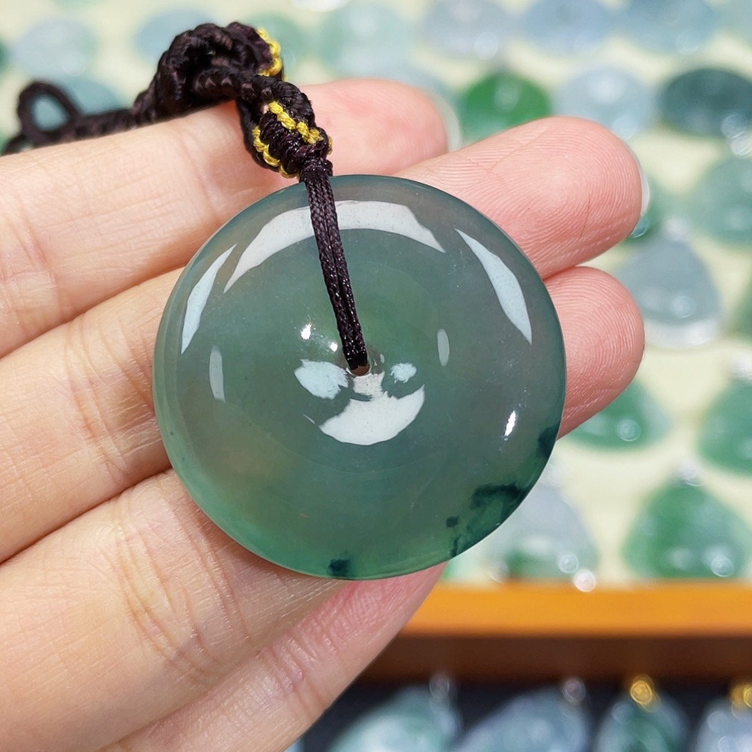 翡翠颈饰未镶嵌吊坠