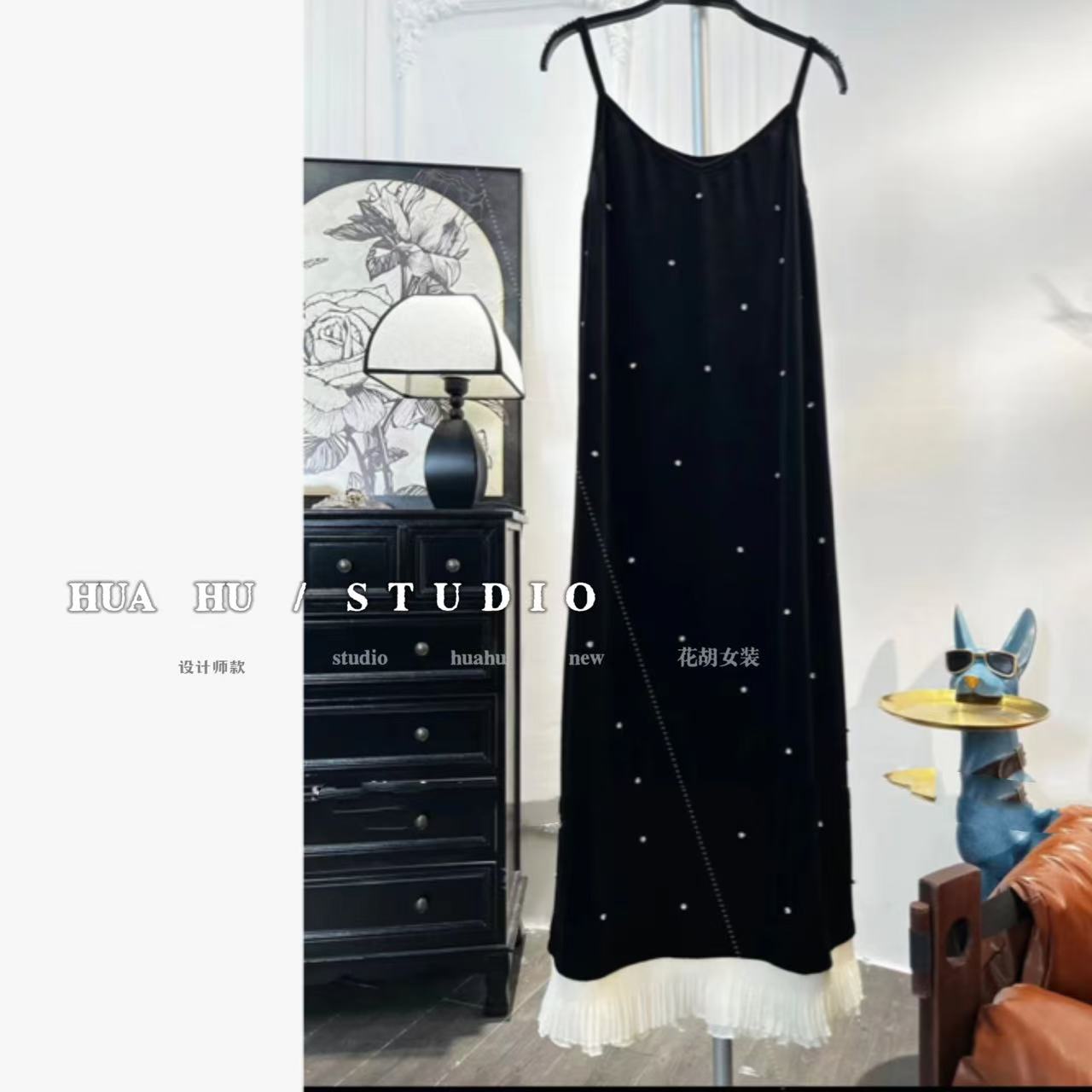 【瑶光语】法式厌世小裙子V领黑色镶钻丝绒女秋冬叠穿连衣裙10101#