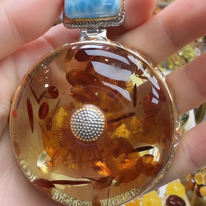 琥珀未镶嵌珠宝奇石