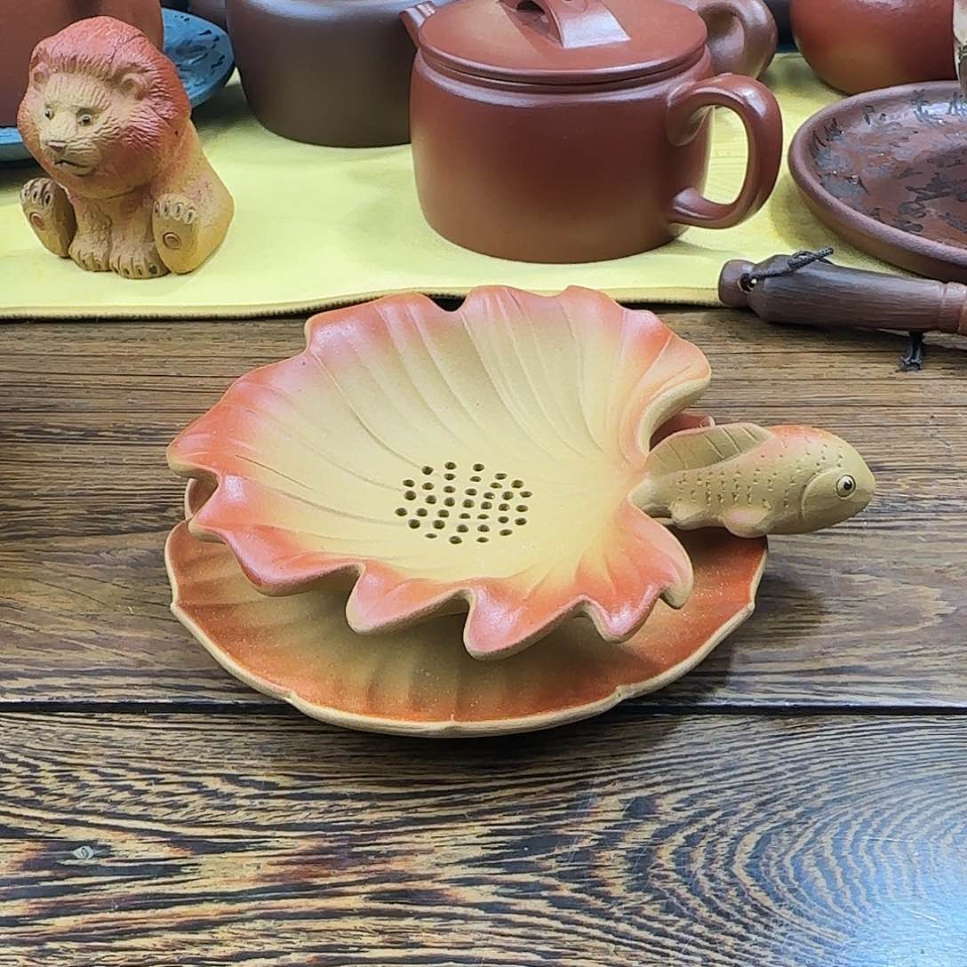 紫砂茶壶年年有余