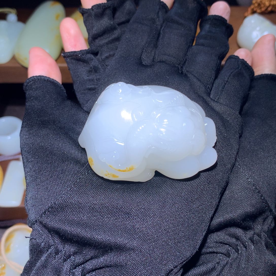 珂***总颈饰未镶嵌和田玉