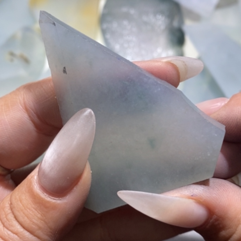 【闪购商品】翡翠挂件未镶嵌疯*