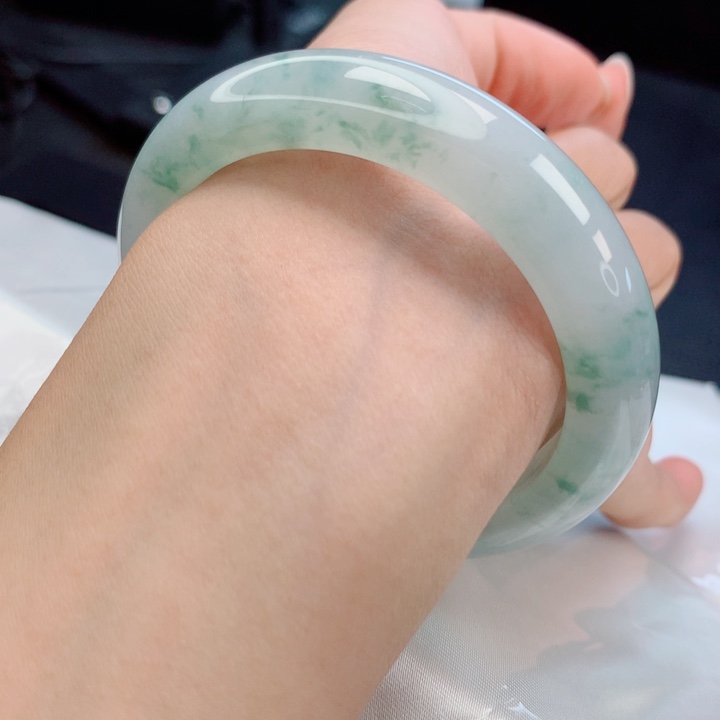 翡翠未镶嵌手镯54圈