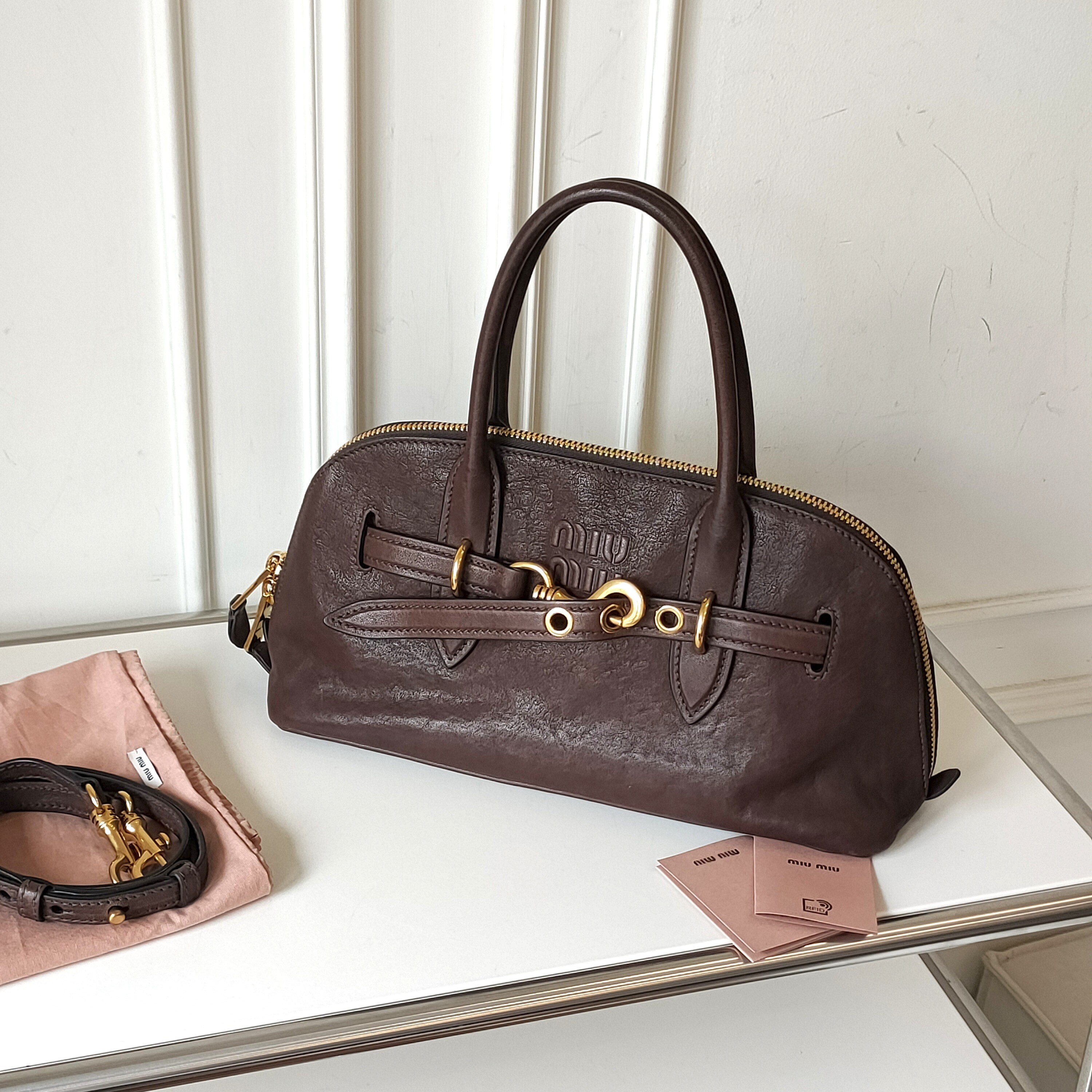 95新 MIU MIU/缪缪 Azul-石楠木色做旧贝壳中号手提包45776
