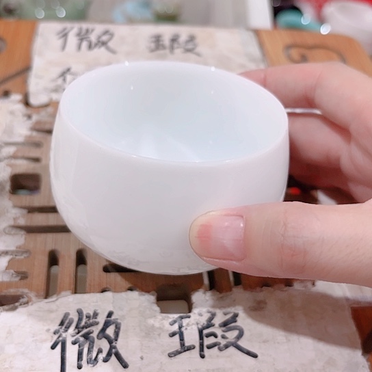 微瑕介意的勿拍，喜欢再下单，谢谢支持