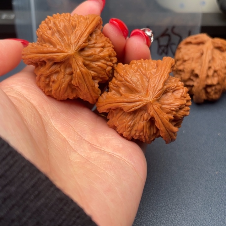 大***作文玩核桃吊坠白狮子