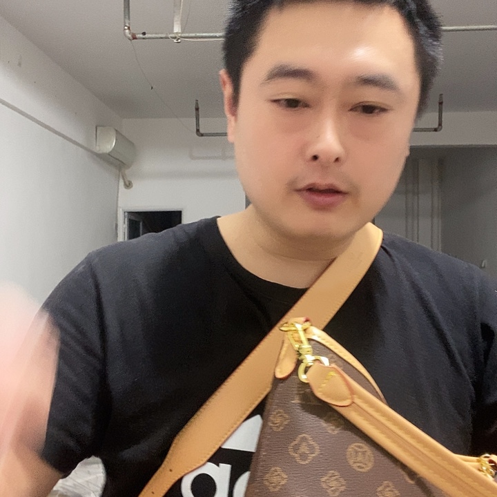 鳄鱼皮（革）犏牛皮（革）