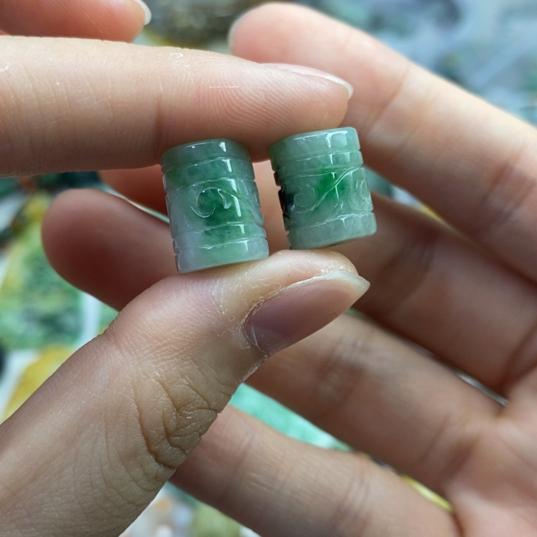 翡翠未镶嵌颈饰吊坠