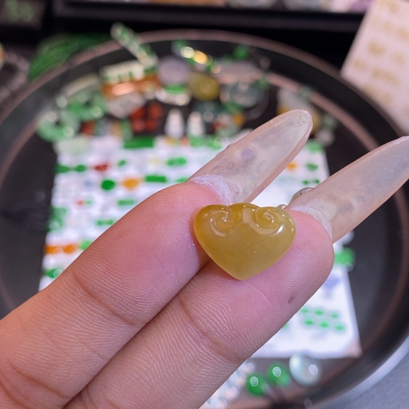 【闪购商品】翡翠挂件未镶嵌如意