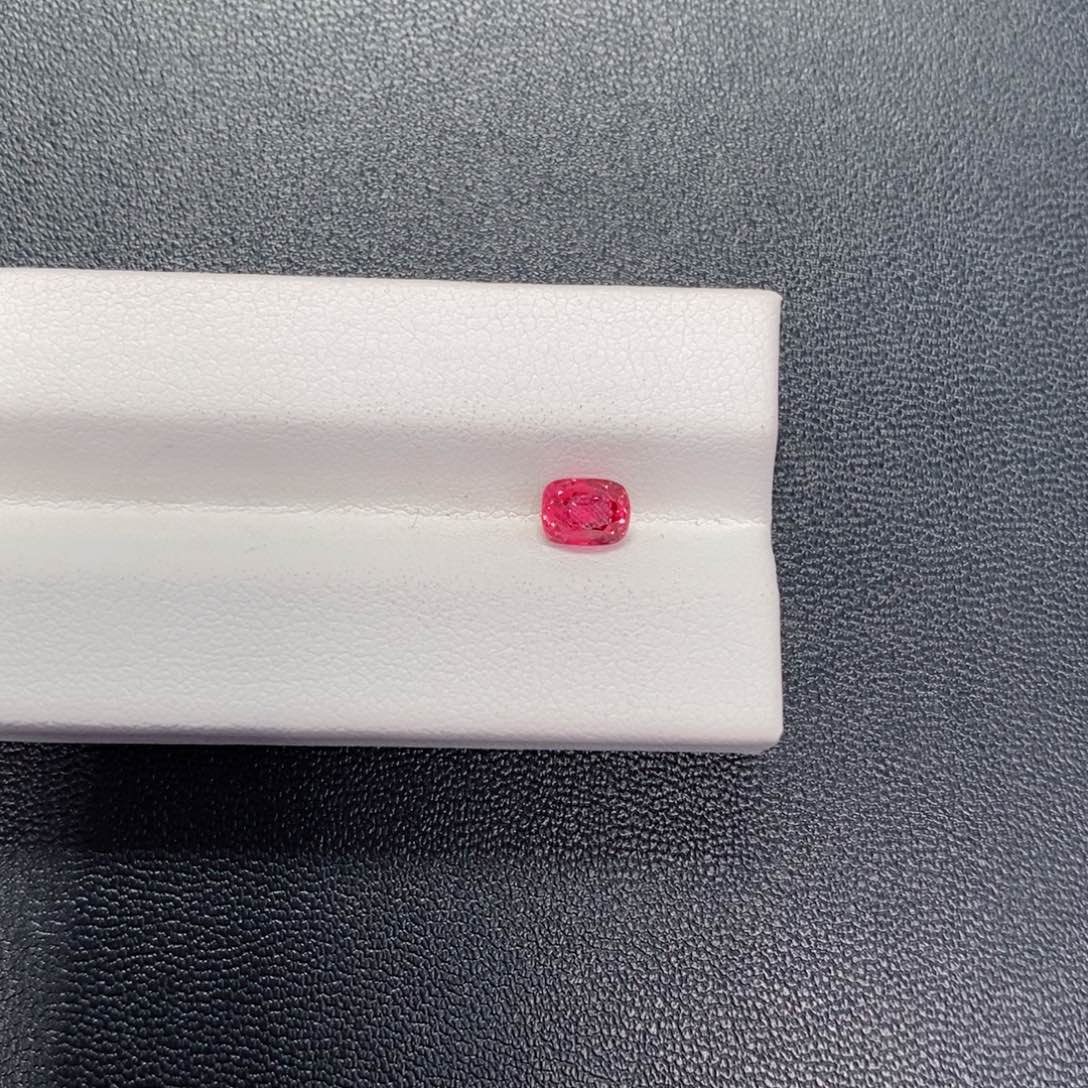 尖晶石裸石未镶嵌0.96绝地