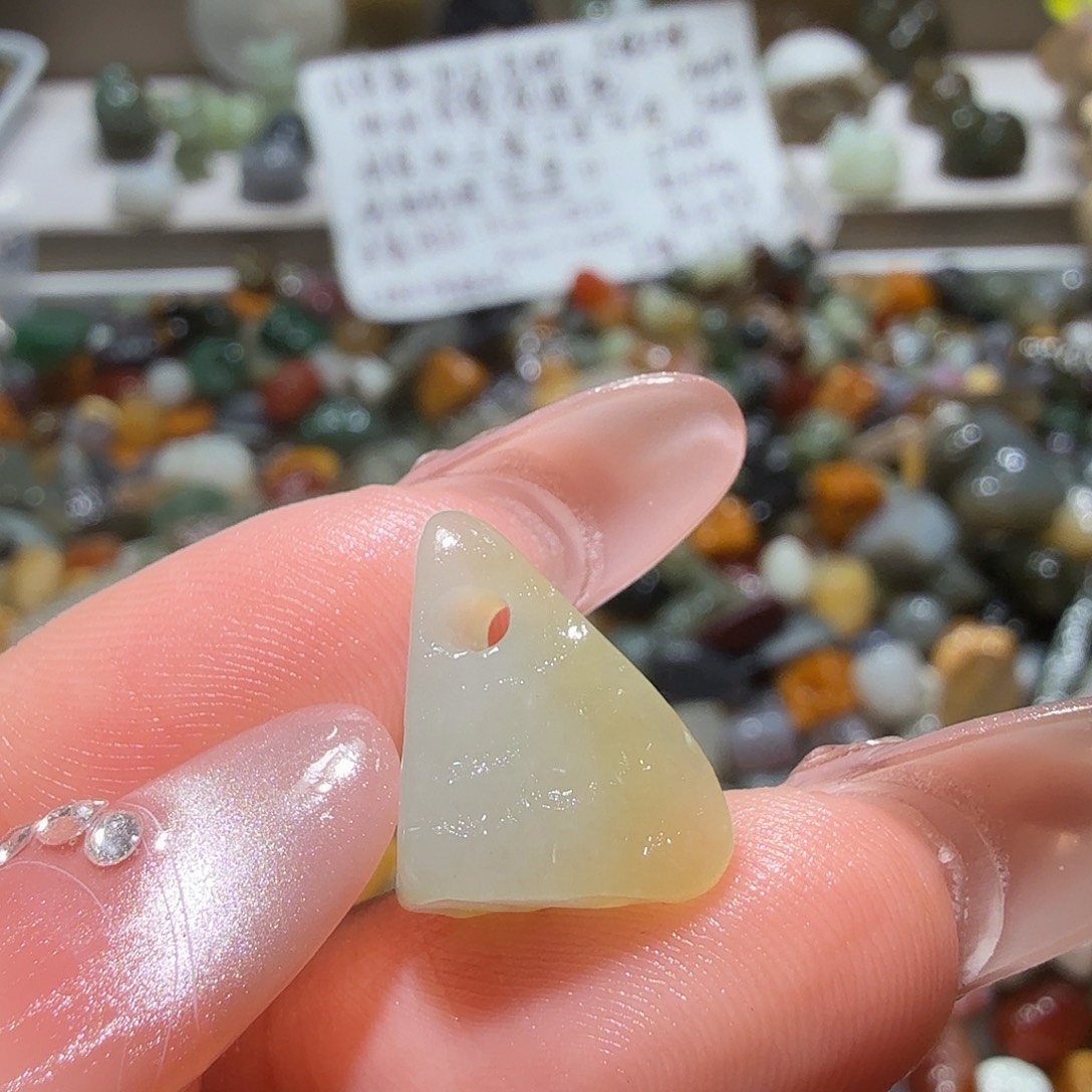 和田玉未镶嵌珠宝奇石