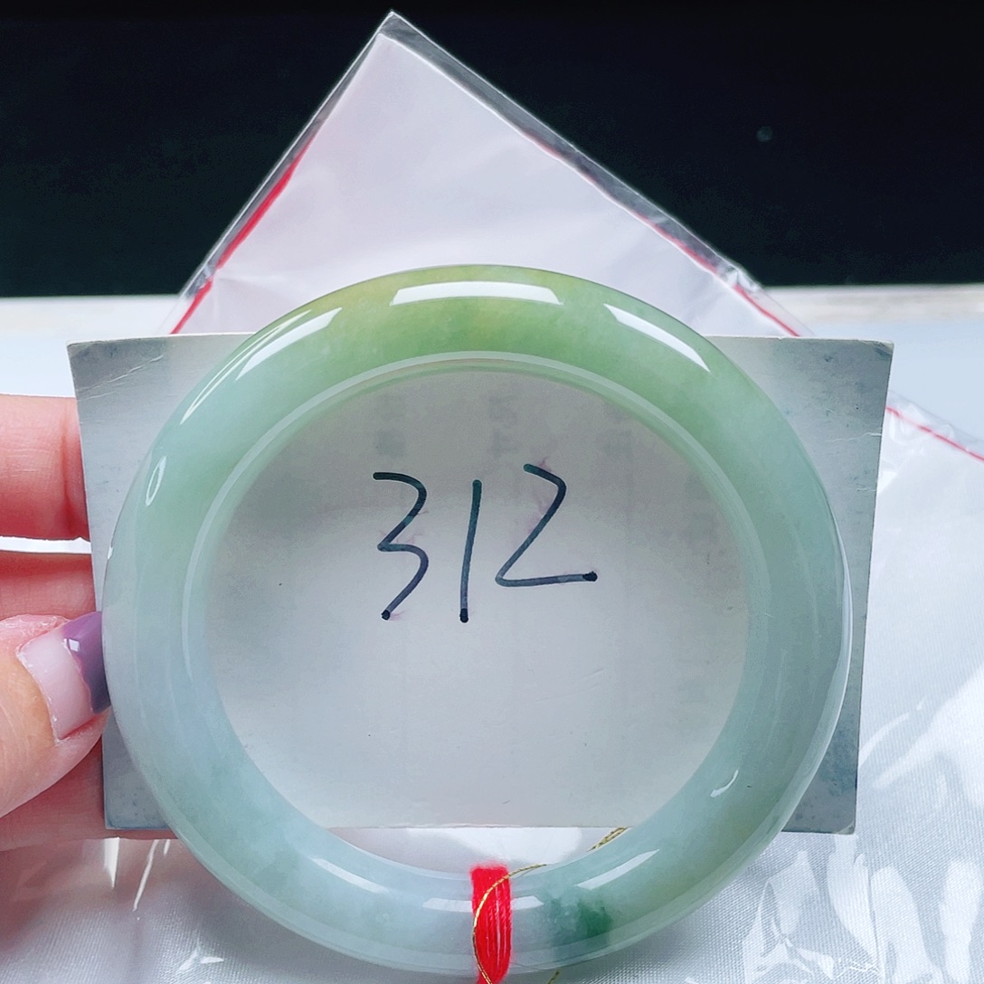 翡翠未镶嵌手镯（圆镯）缅甸翡翠60+