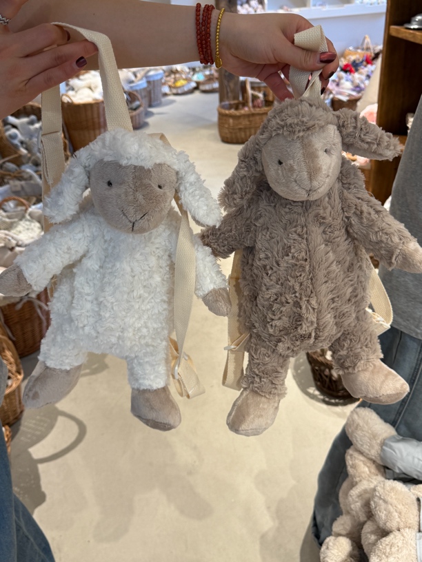 老莫推荐非常好看小羊背包