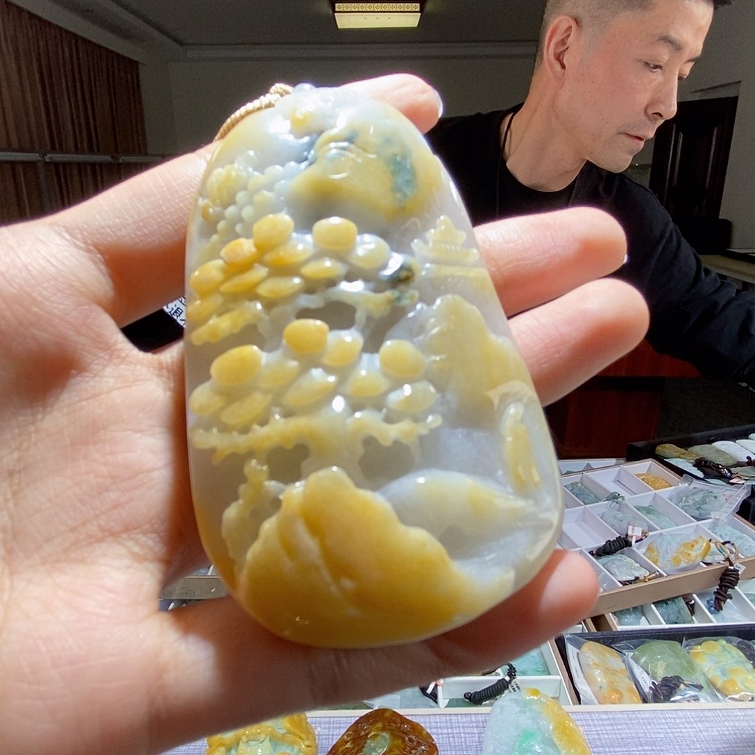 翡翠未镶嵌颈饰翡翠