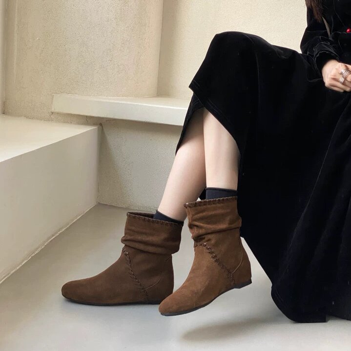 圆头拼接内增高短靴女2025新款秋冬套筒编织时装靴