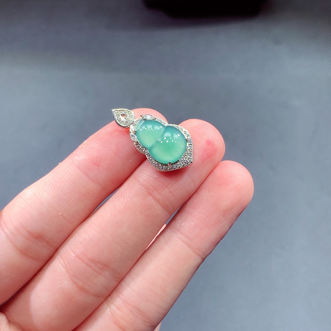 翡翠戒指未镶嵌翡翠