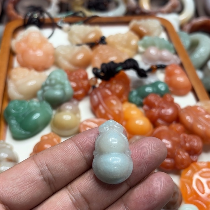 ＃***华石英质玉未镶嵌手镯