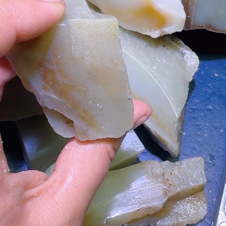 和田玉未镶嵌珠宝半成品