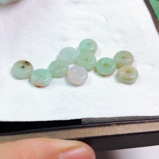 翡翠颈饰未镶嵌千**长吊坠