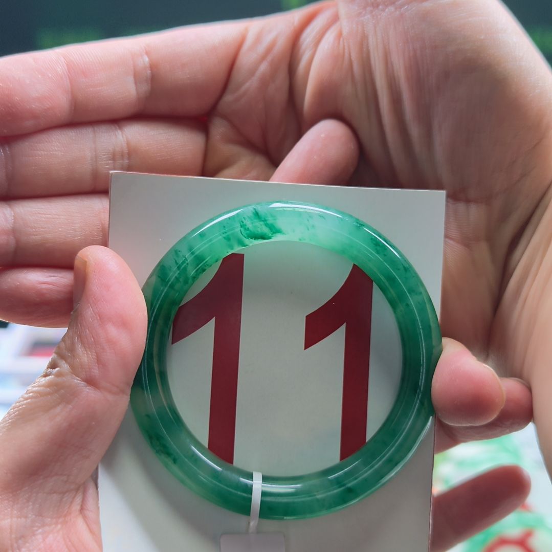 石英质玉（非洲翠）未镶嵌手镯