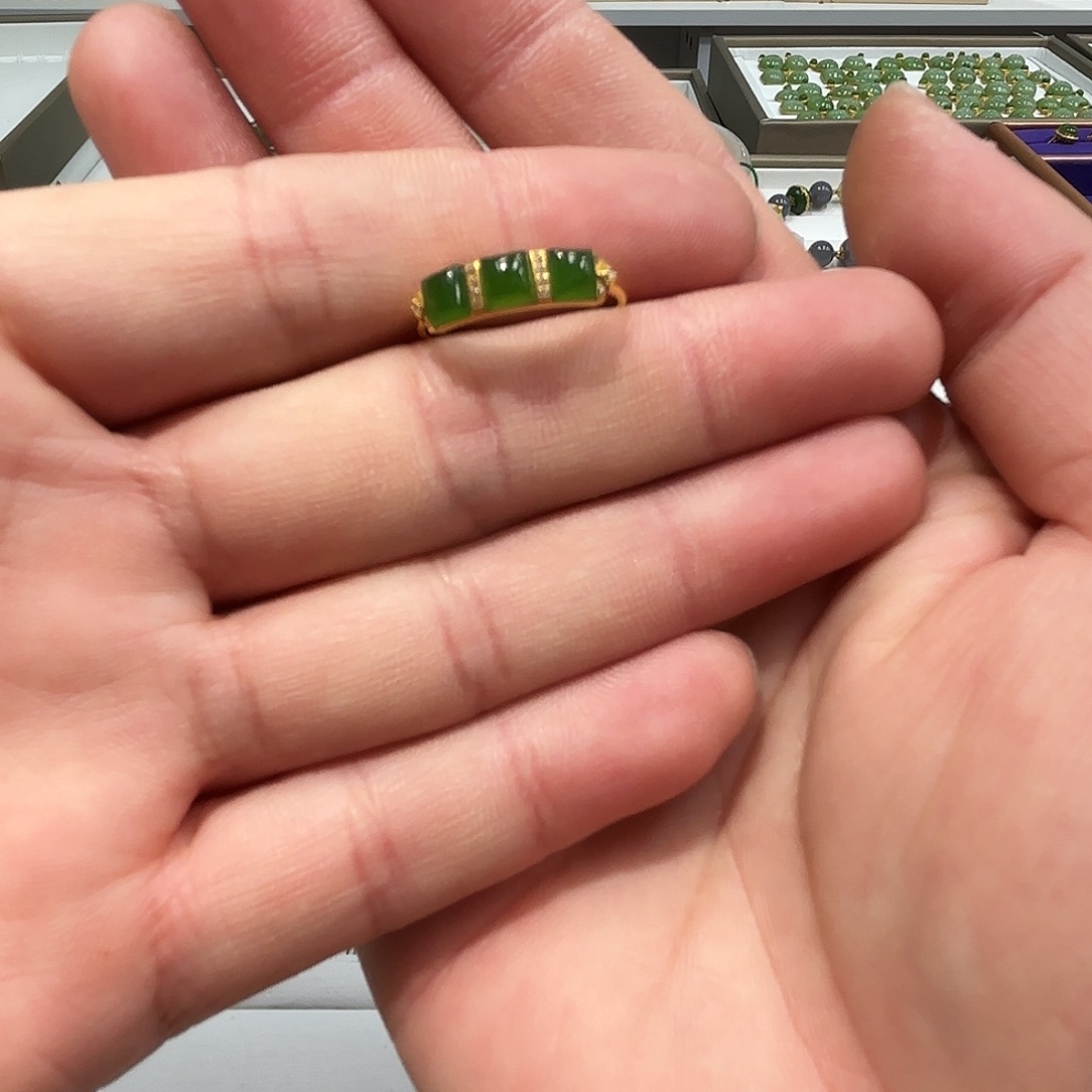 不***我和田玉18K金镶嵌颈饰