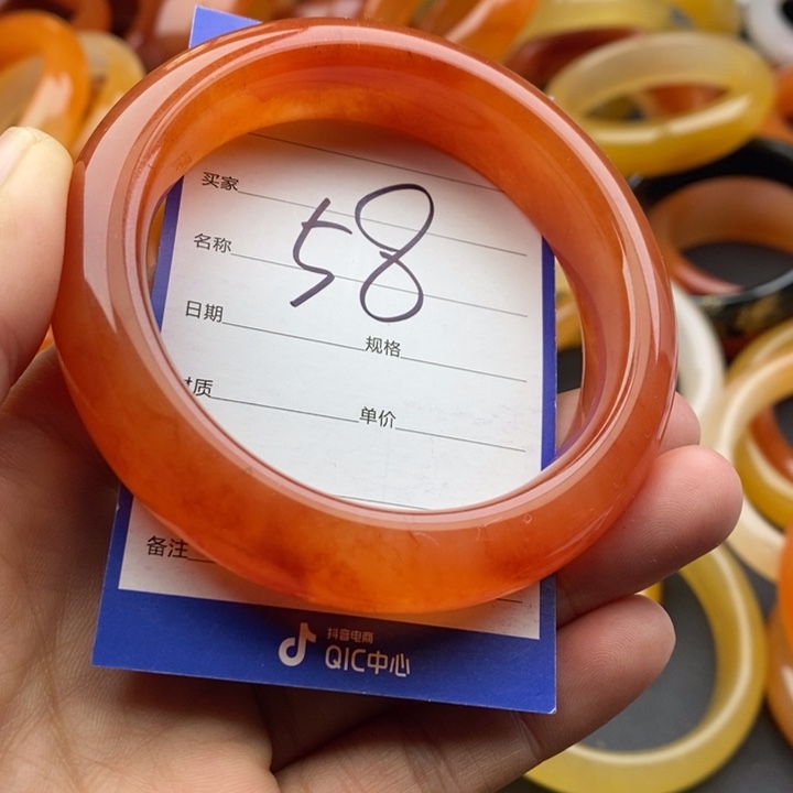 未镶嵌手镯石英质玉