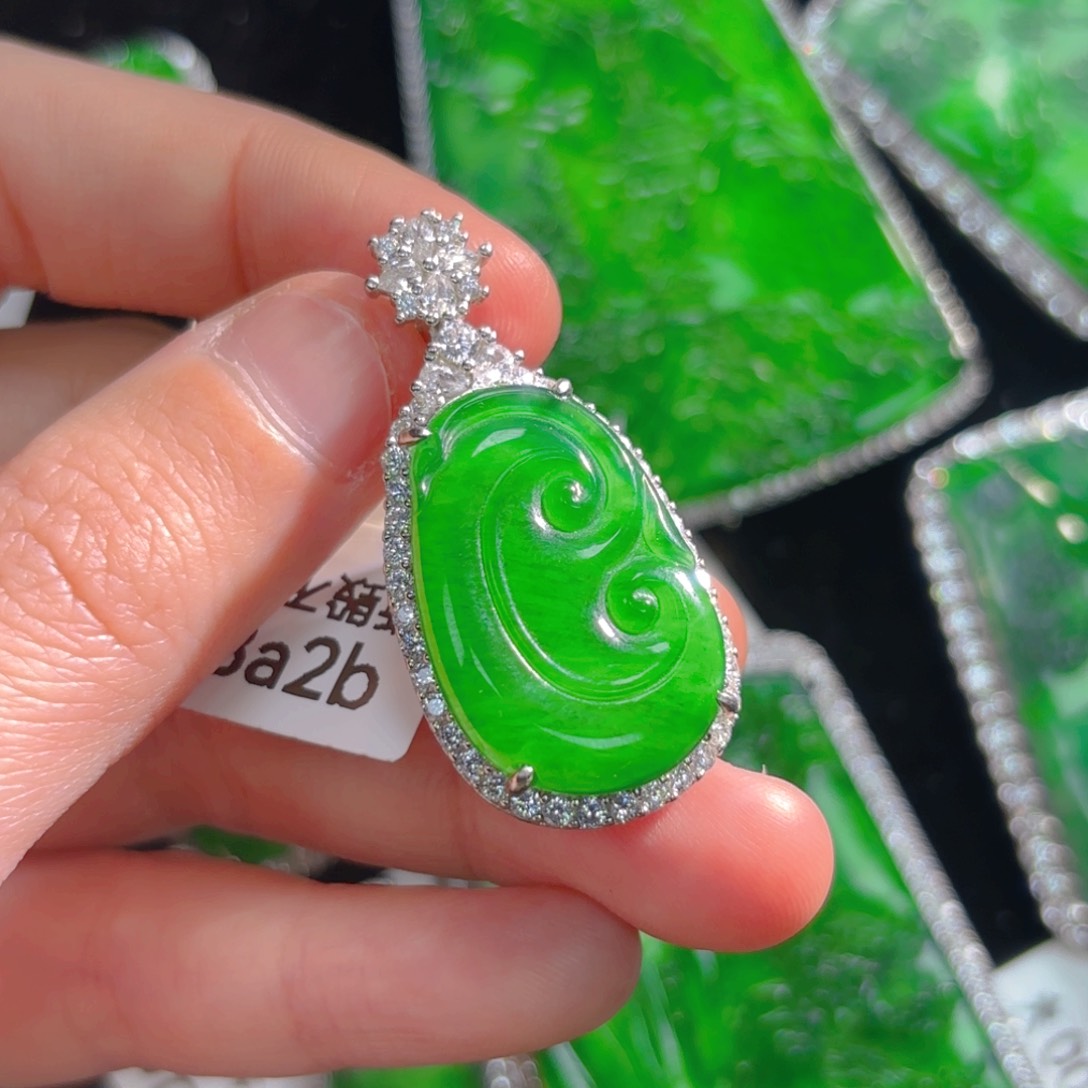翡翠颈饰银S925镶嵌如意