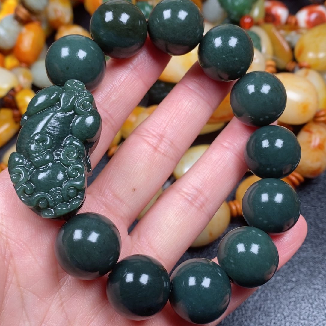 和田玉颈饰未镶嵌