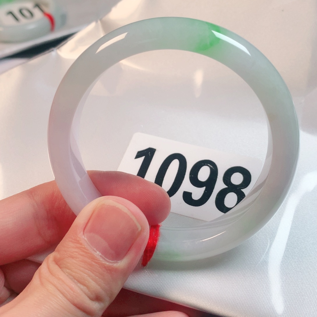 翡翠手镯未镶嵌翡翠手镯1098