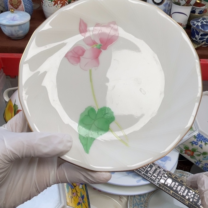 他家瓷器真美…开播了