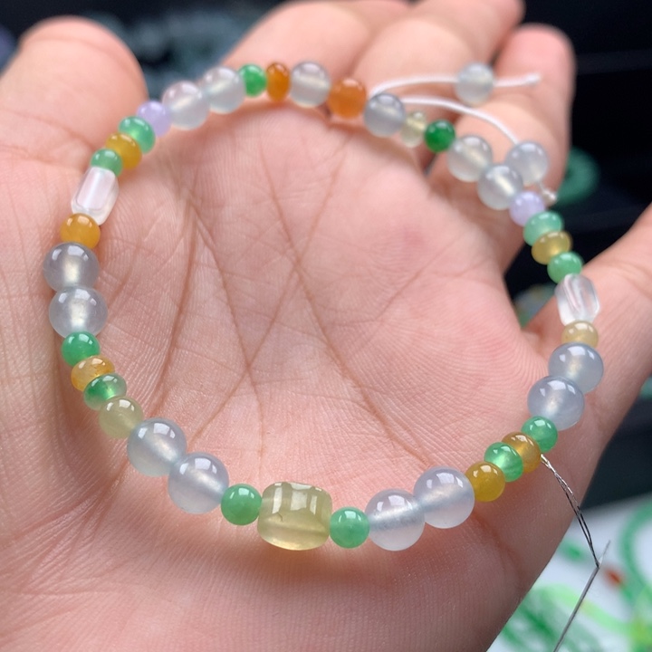 翡翠未镶嵌手镯卡