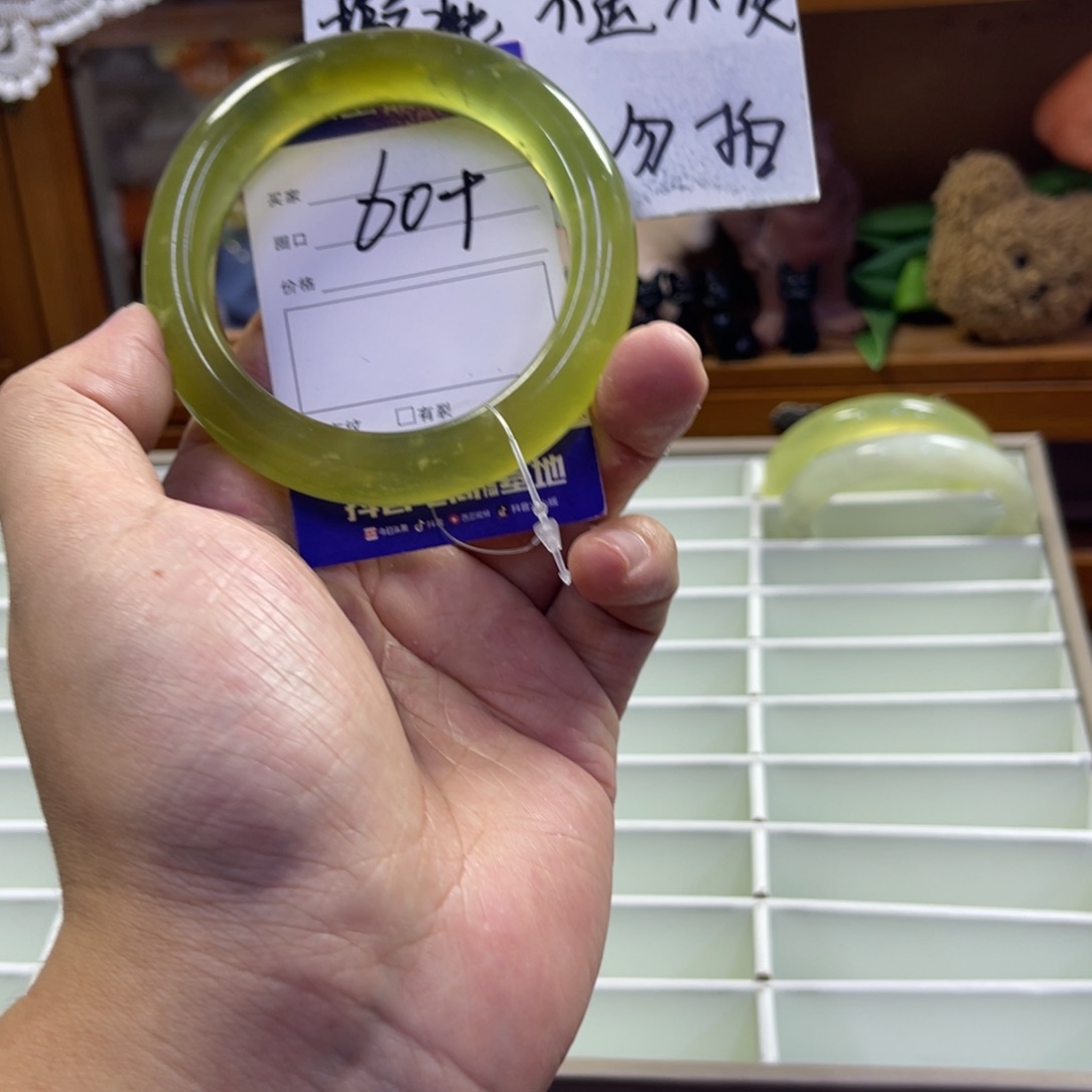 蛇纹石玉未镶嵌手镯318