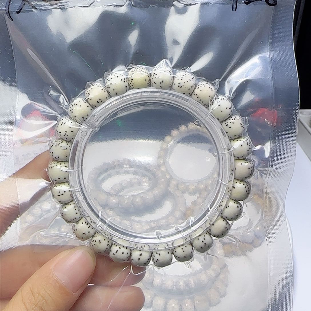 星月菩提手串听****。卡9侧留白6