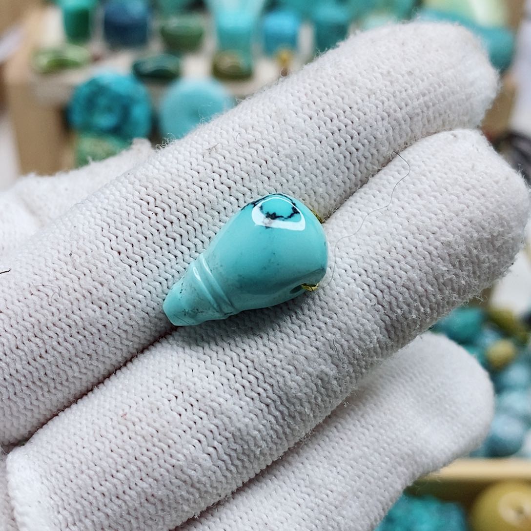 绿松石颈饰未镶嵌