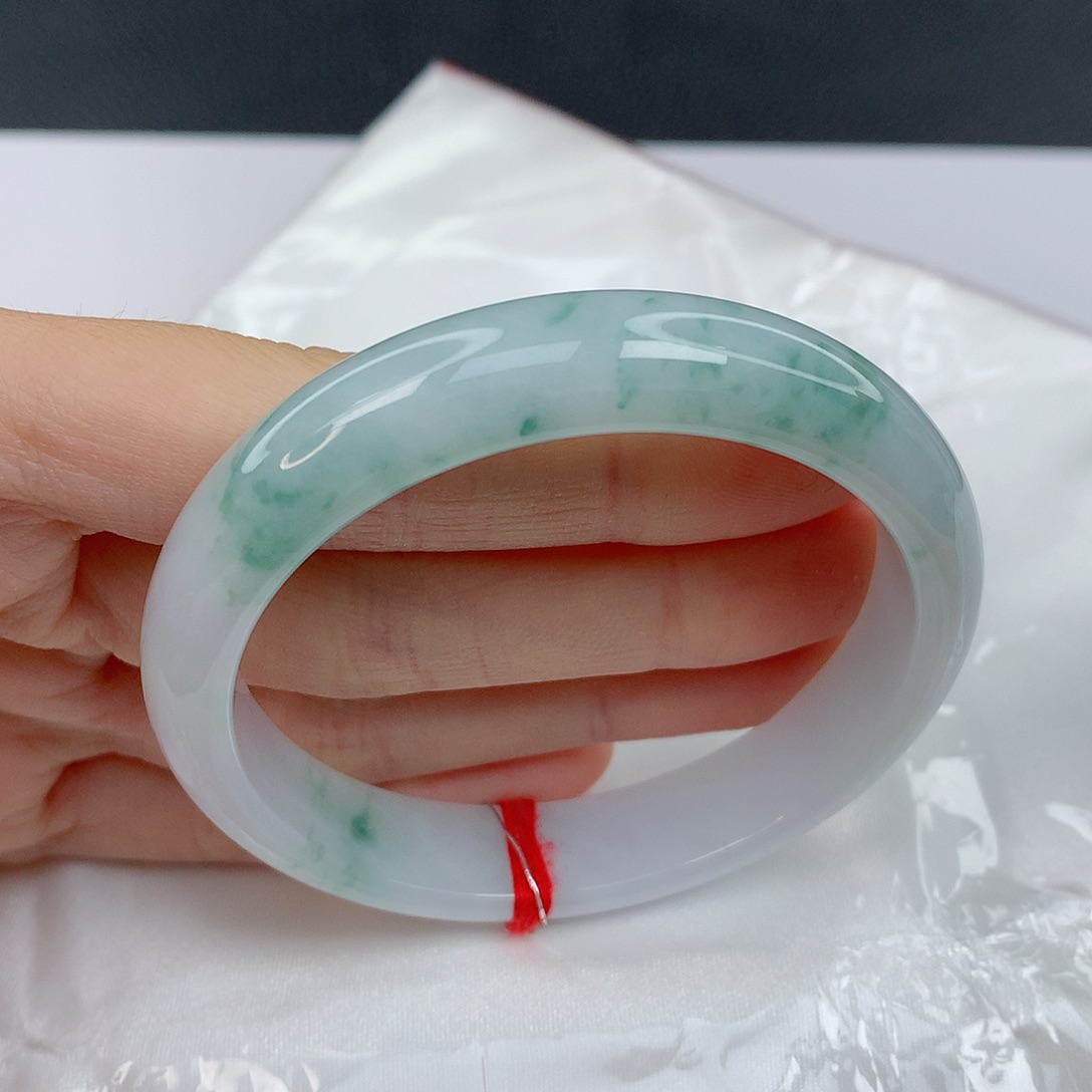 翡翠手镯未镶嵌54.4正圈白底飘花