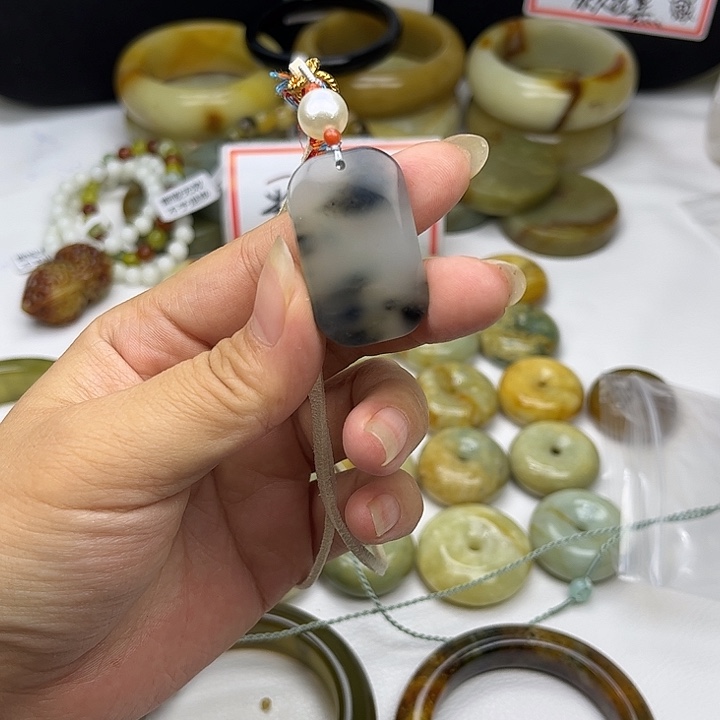 灯***❁蛇纹石玉未镶嵌手镯