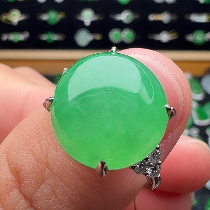 翡翠18K金镶嵌戒指蛋面13.5